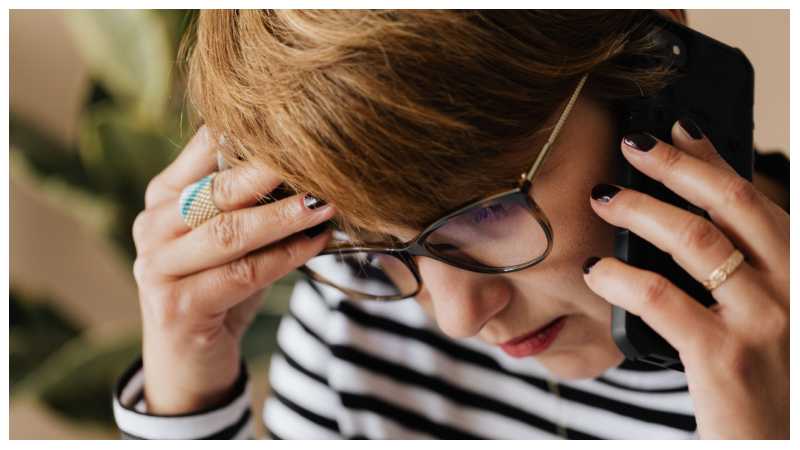 Can a Phone Tarot Reading Help You Think Through a Difficult Decision?